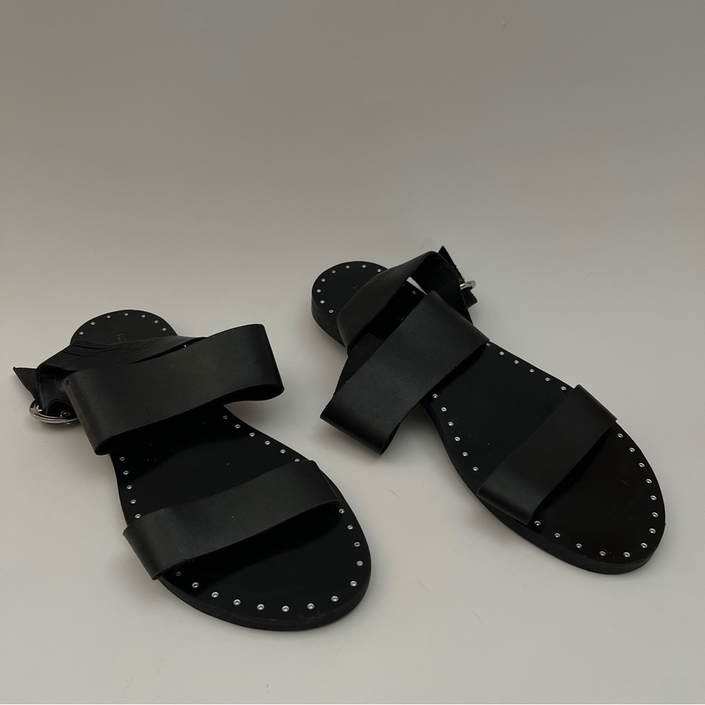Black Sandals with Silver Hardware from Pull & Bear 🖤🐻